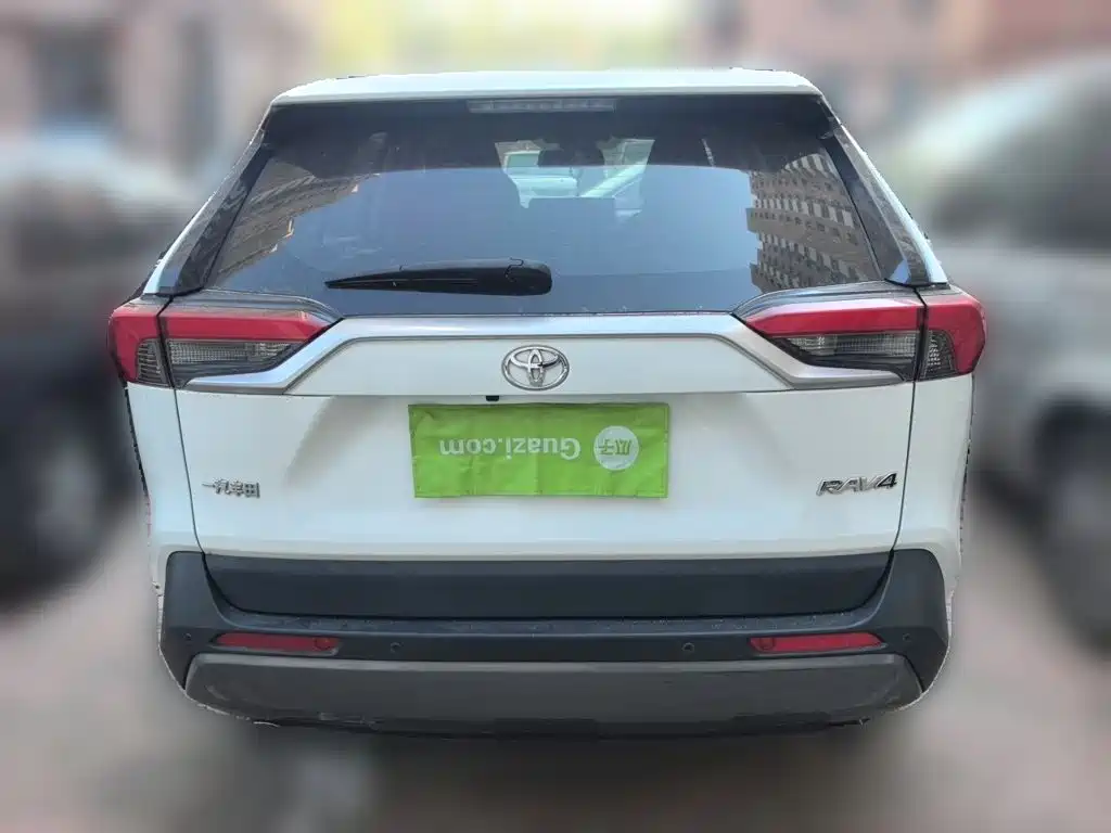 Toyota RAV4 — миниатюра 3