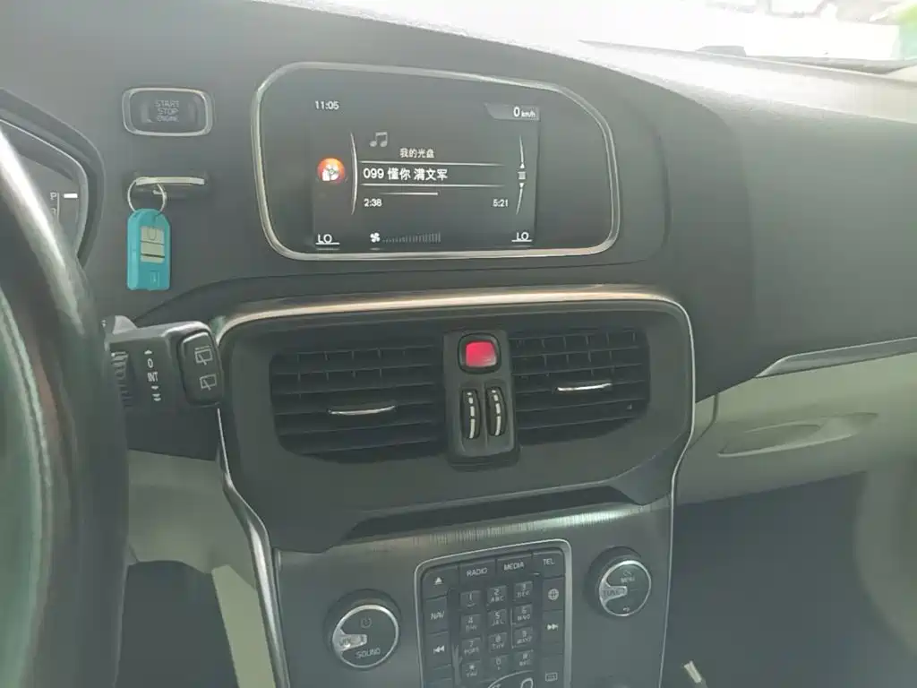 Volvo V40 — миниатюра 13