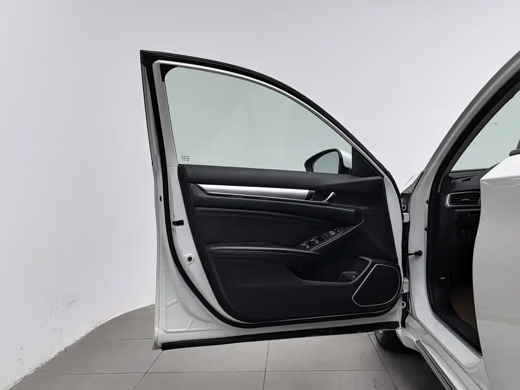 Honda Accord — миниатюра 8