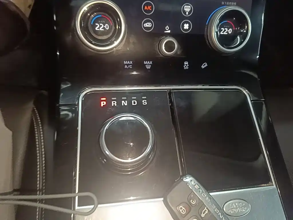 Land Rover Velar — миниатюра 14