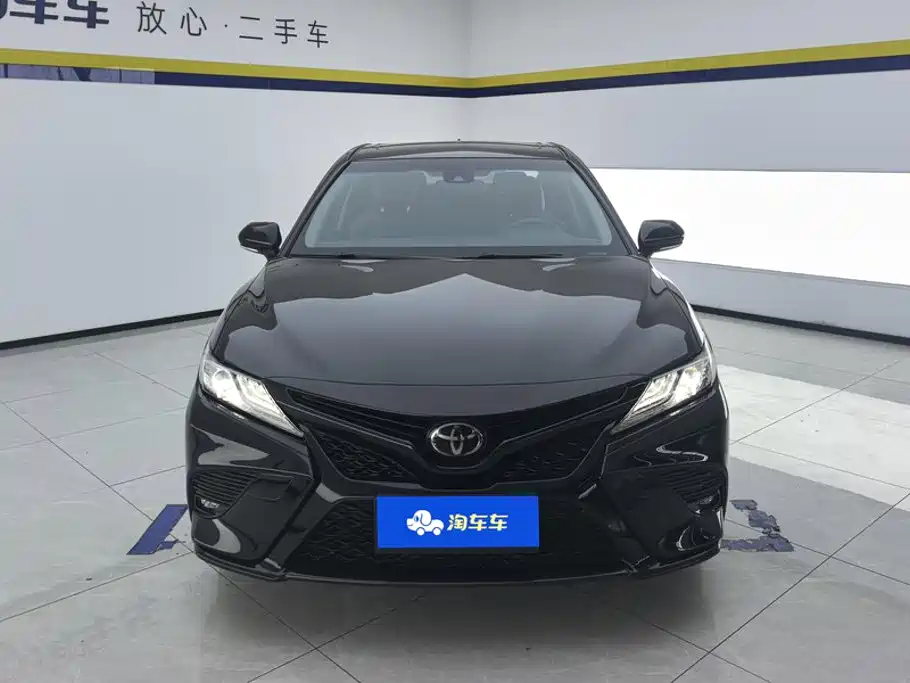 Toyota Camry — миниатюра 2