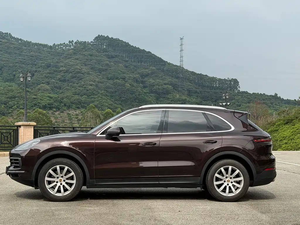 Porsche Cayenne — миниатюра 4