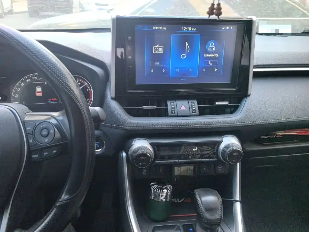 Toyota RAV4 — миниатюра 9