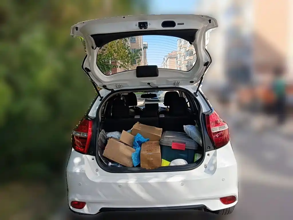 Toyota Yaris L — миниатюра 15