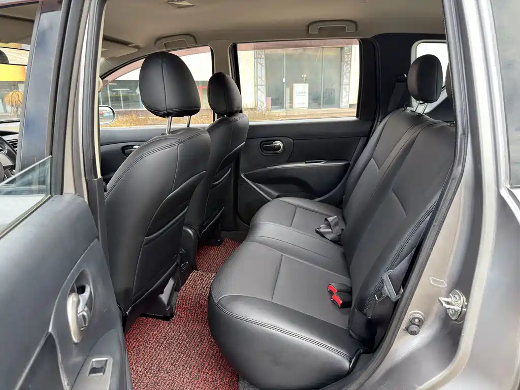 Nissan Livina — миниатюра 5