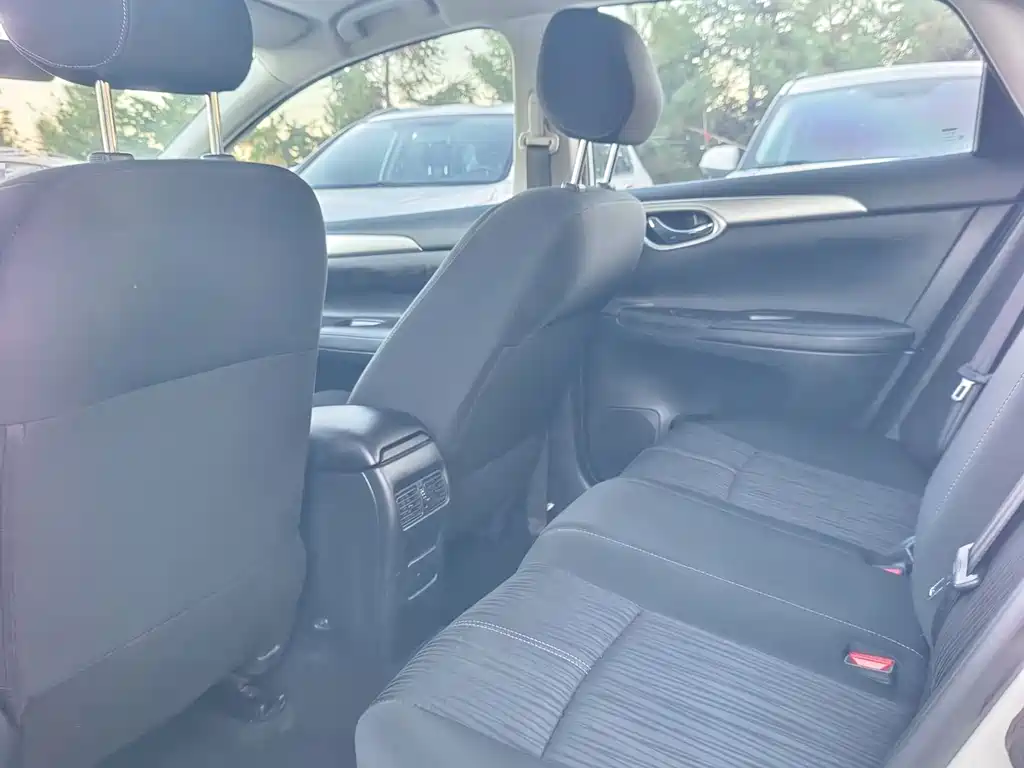 Nissan Sylphy — миниатюра 6