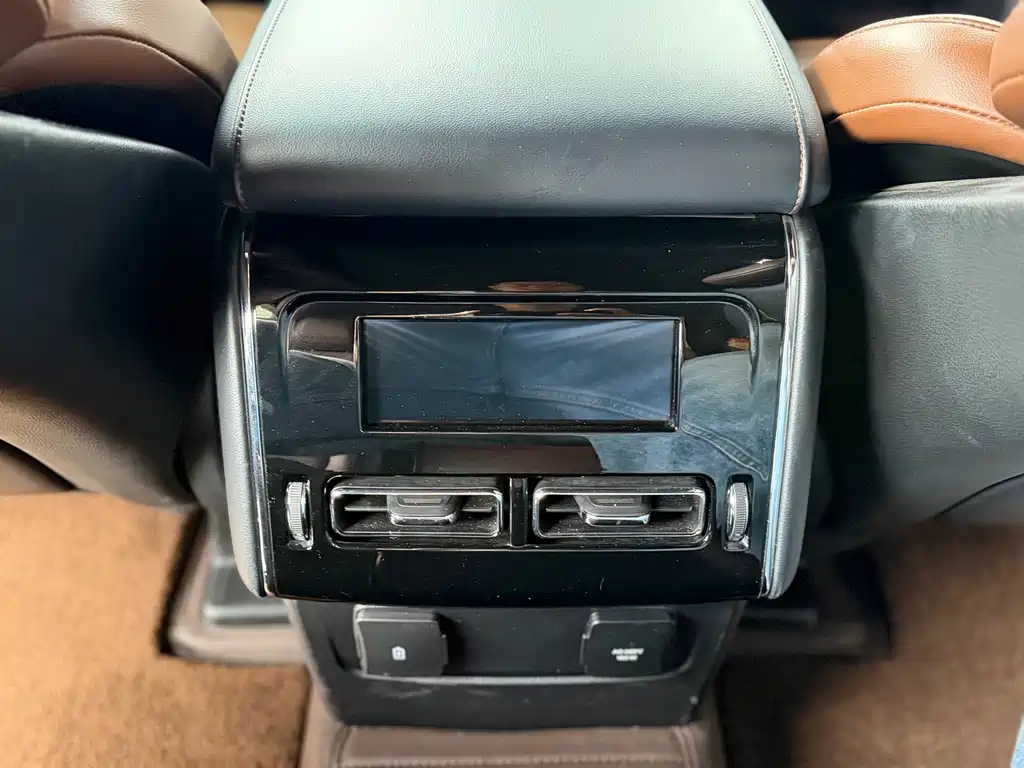 Lincoln Aviator — миниатюра 14