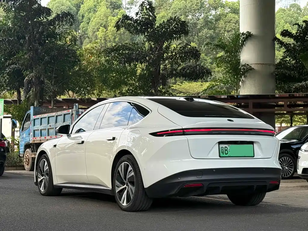 NIO NIO ET5