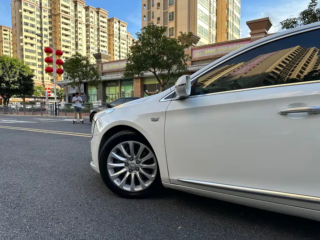 Cadillac XTS — миниатюра 4