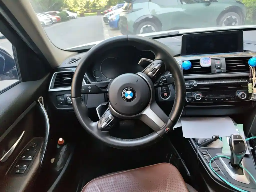 BMW 3 Series — миниатюра 11