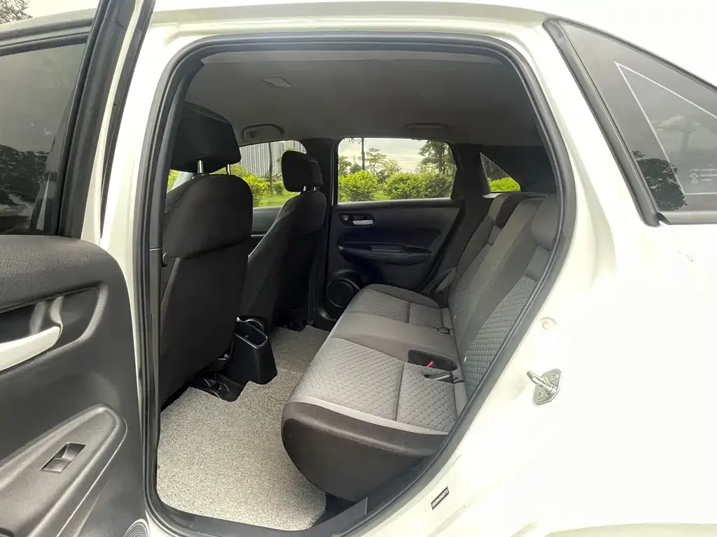 Honda Fit — миниатюра 6