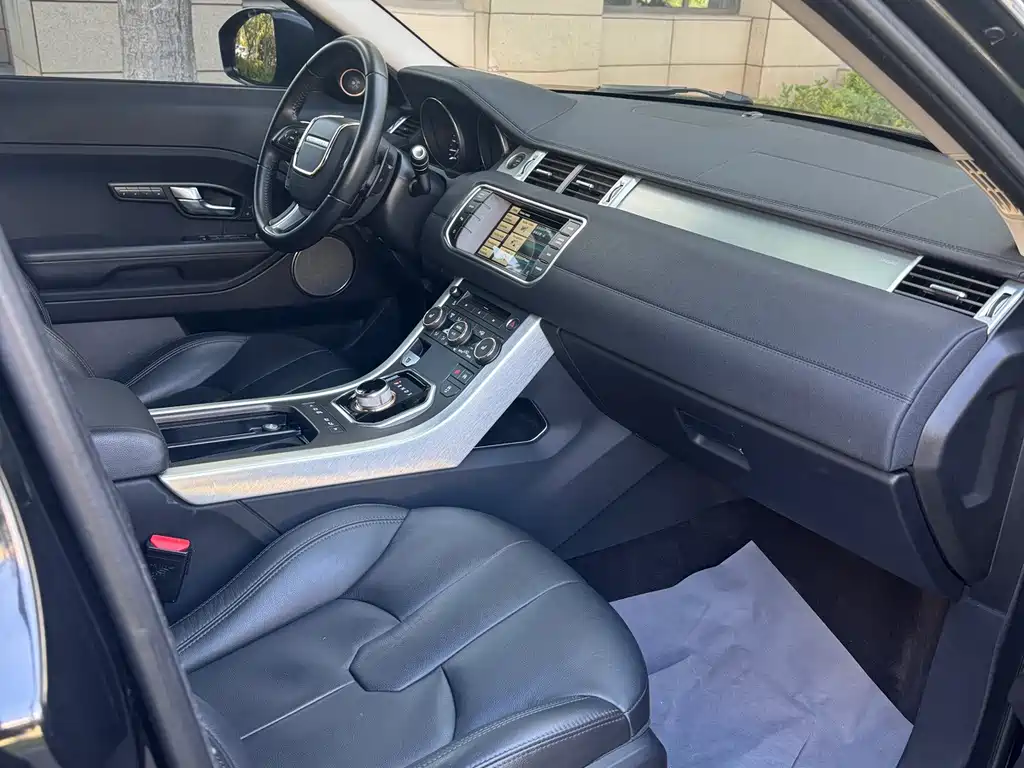 Land Rover Evoque — миниатюра 8