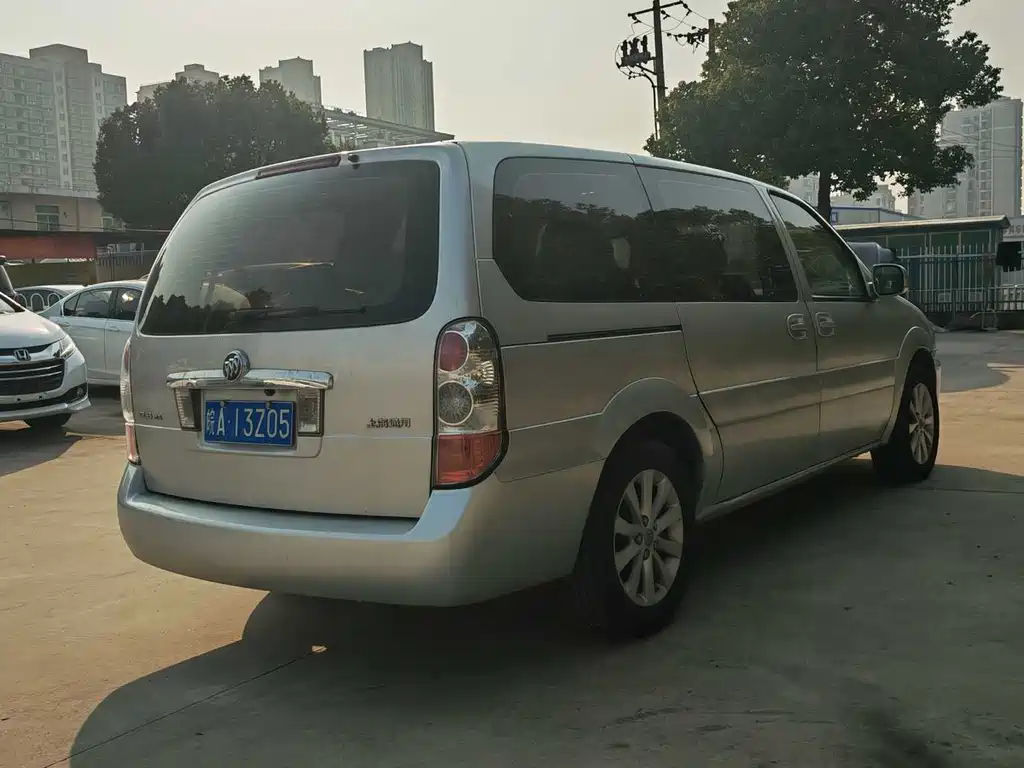 Buick GL8 2013 2.4L