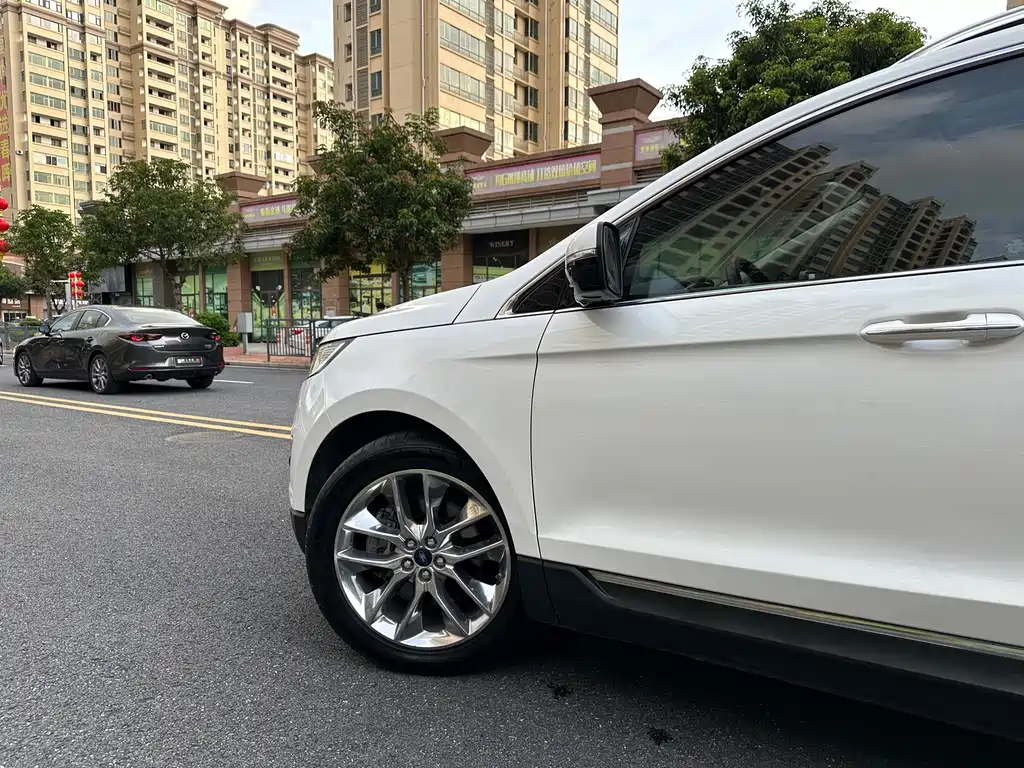 Ford Edge — миниатюра 4