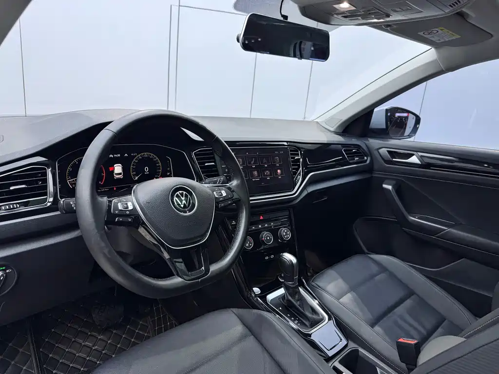 VOLKSWAGEN T ROC EXPLORING SONGS