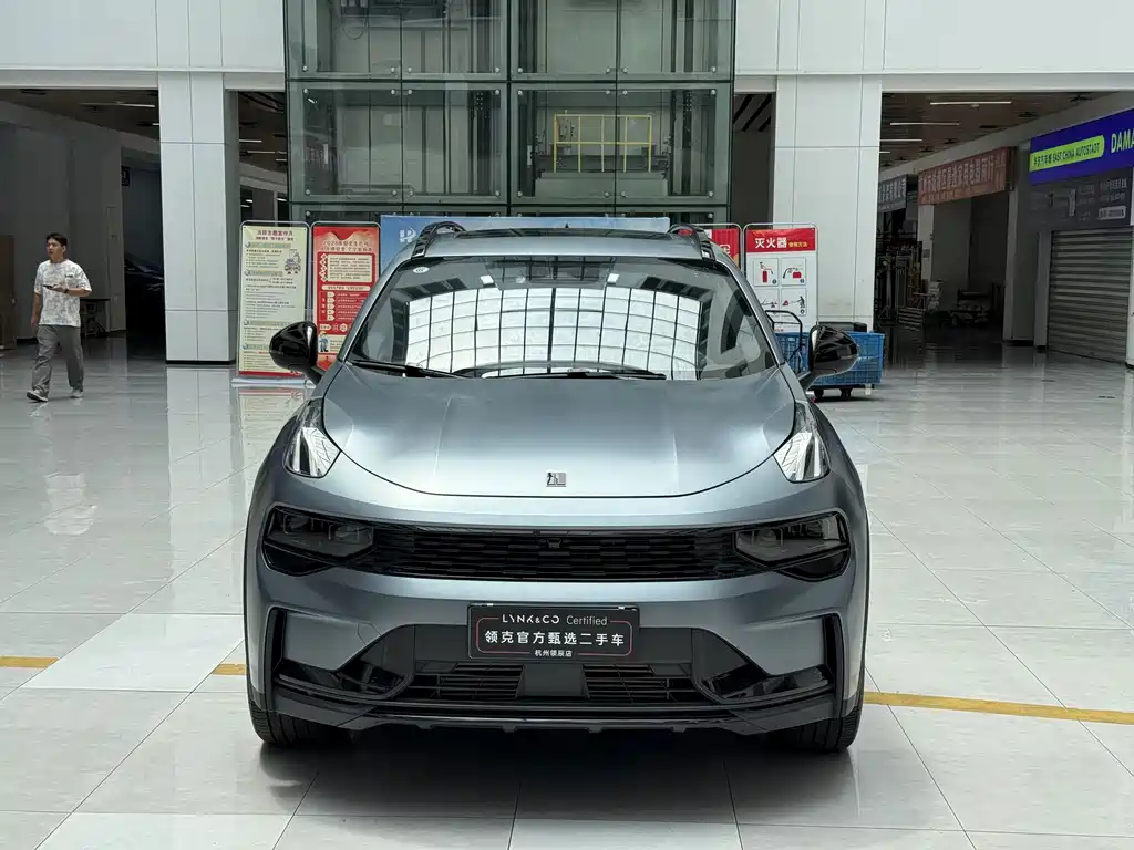 Lynk & Co 01 — миниатюра 2