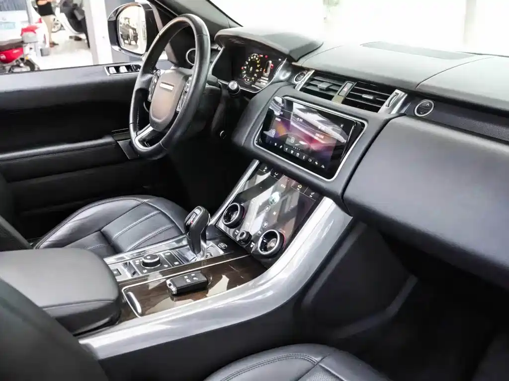Land Rover Sport PHEV — миниатюра 8