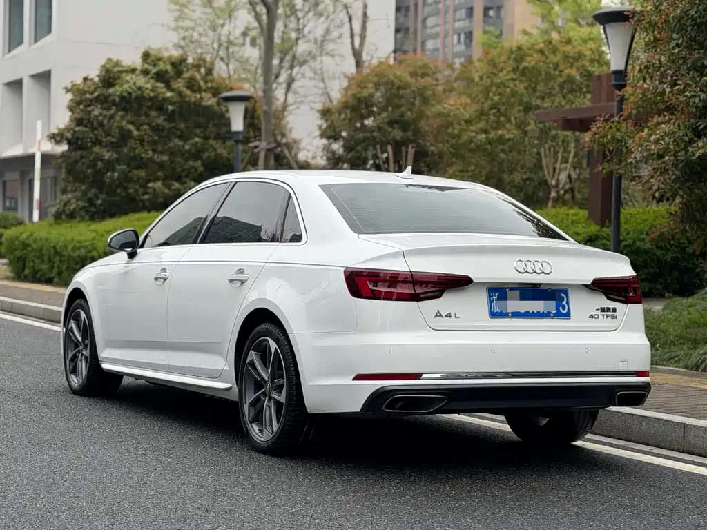 Audi A4L 2019 40 TFSI VI