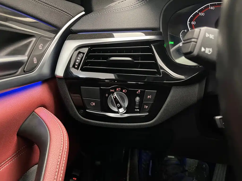 BMW 5 Series — миниатюра 12