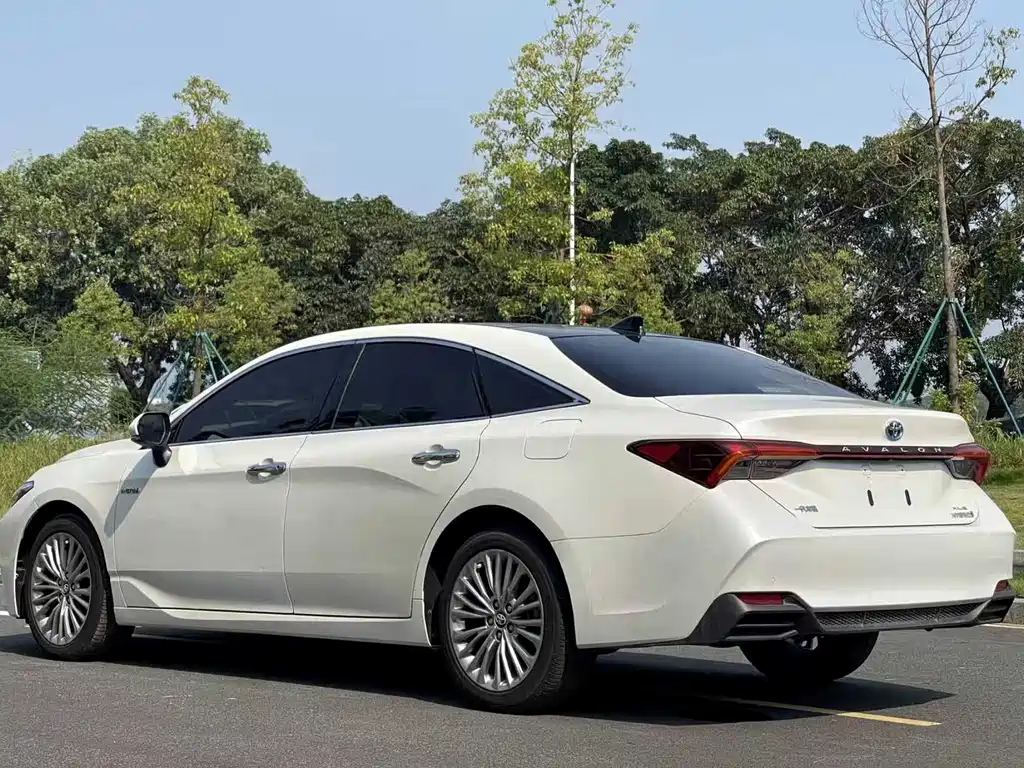 Toyota Avalon — миниатюра 5