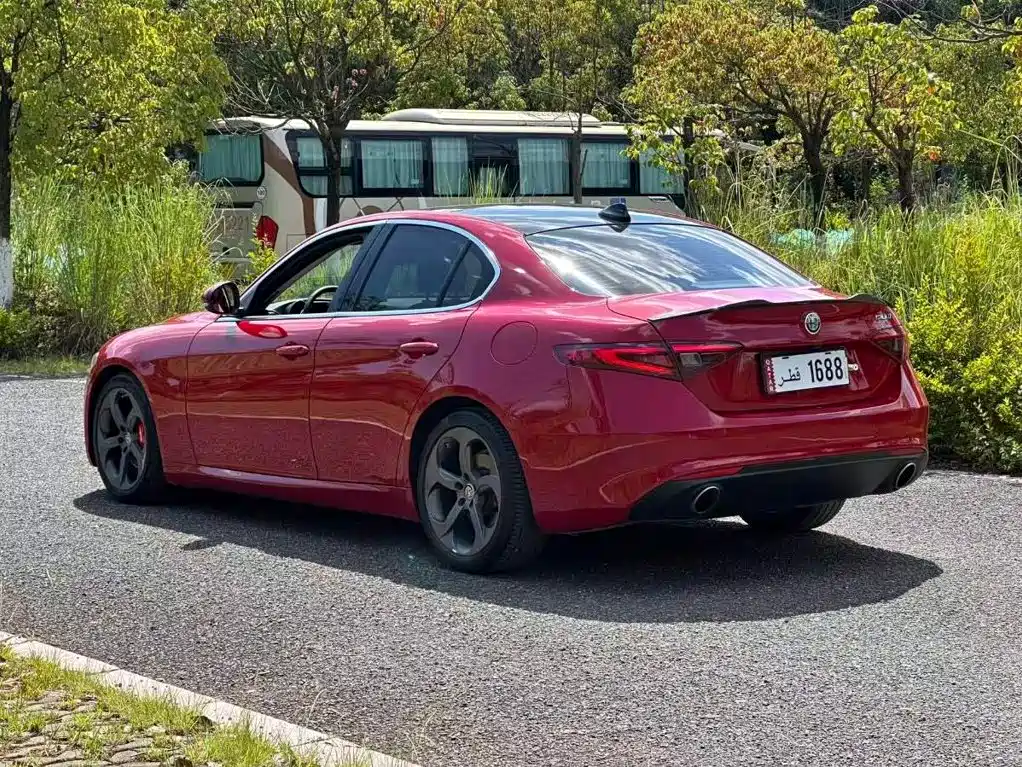 Alfa Romeo Giulia — миниатюра 9