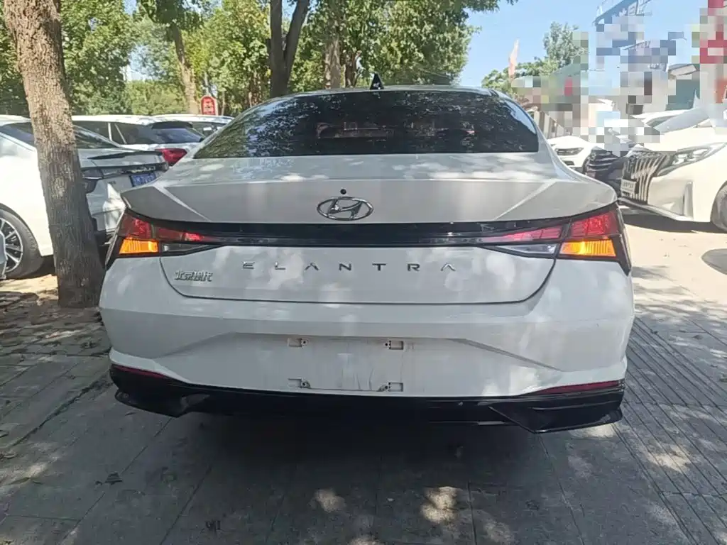 Hyundai Elantra — миниатюра 6