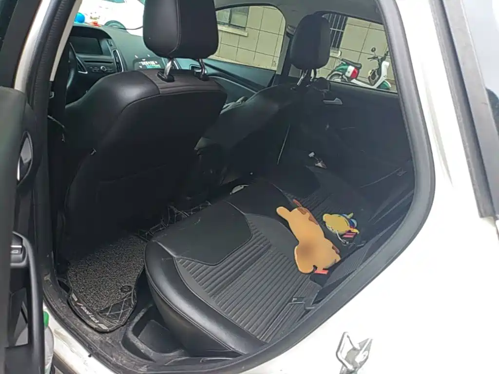 Ford Focus — миниатюра 17