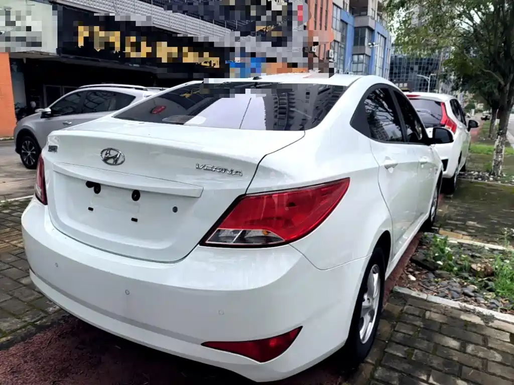 Hyundai Verna — миниатюра 7