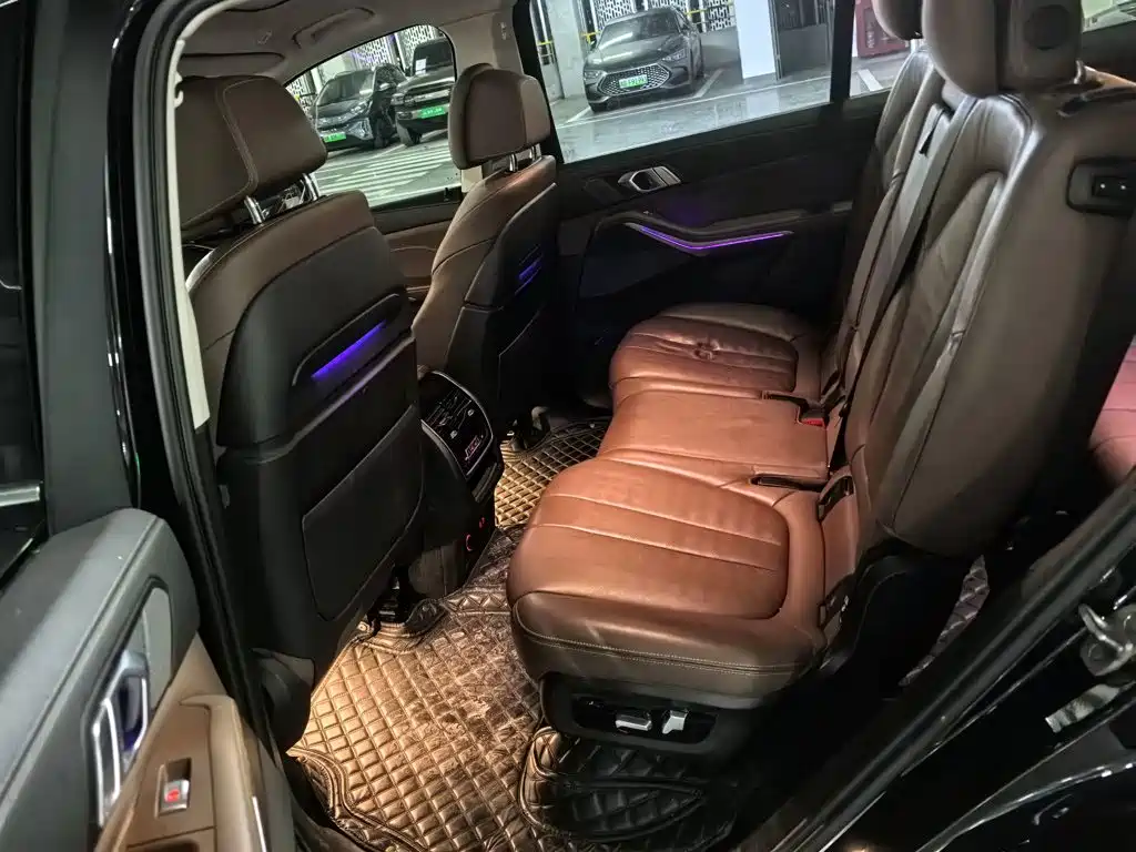 BMW X7 — миниатюра 13