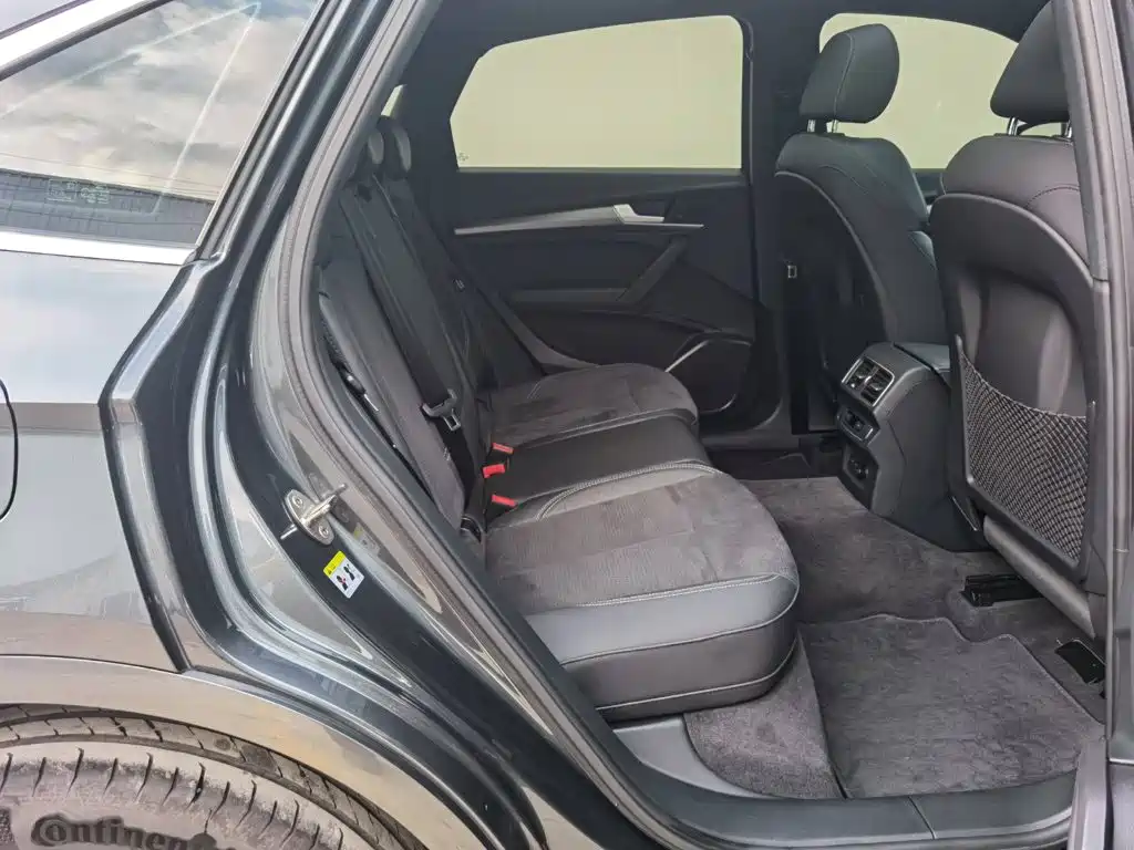 Audi Q5L Sportback — миниатюра 25