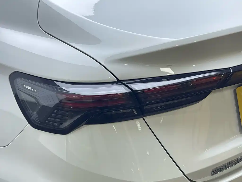 Geely Binrui — миниатюра 12