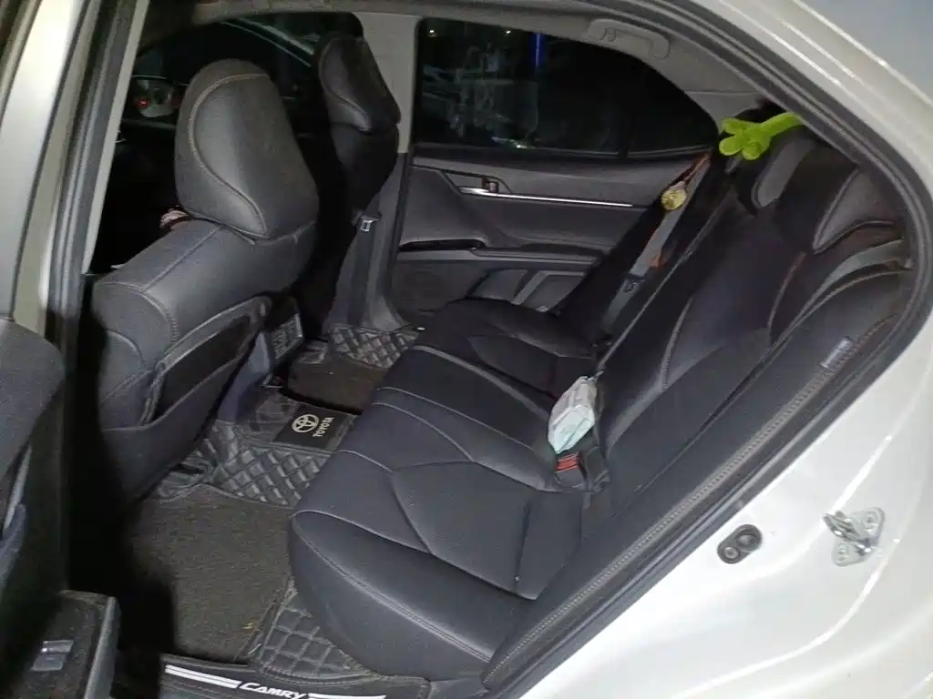 Toyota Camry — миниатюра 13