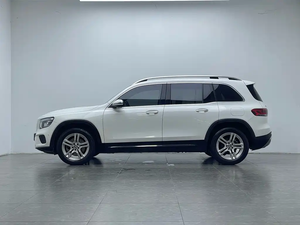 Mercedes-Benz GLB — миниатюра 8