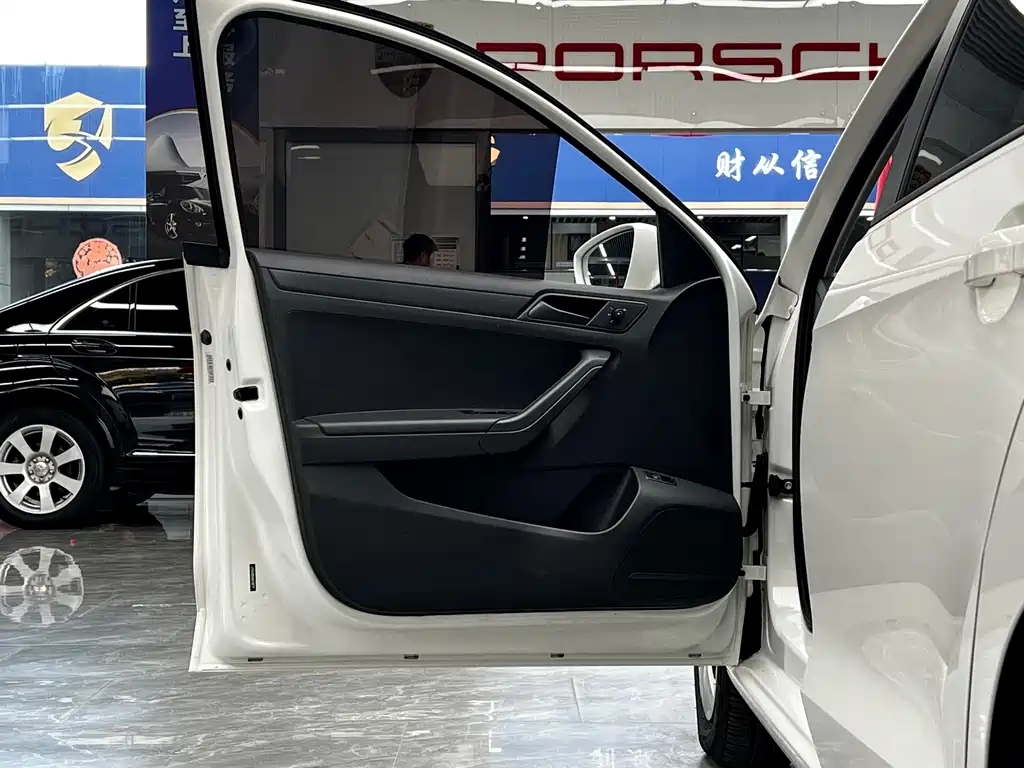 Volkswagen Jetta — миниатюра 11