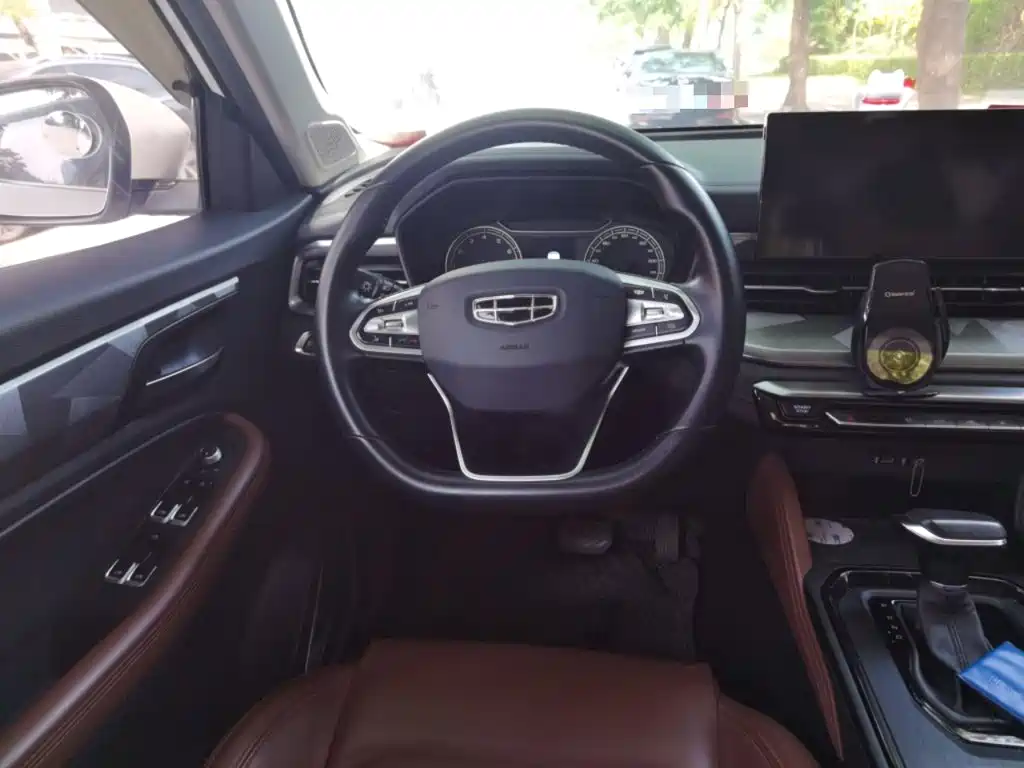 Geely Vision X6 — миниатюра 11