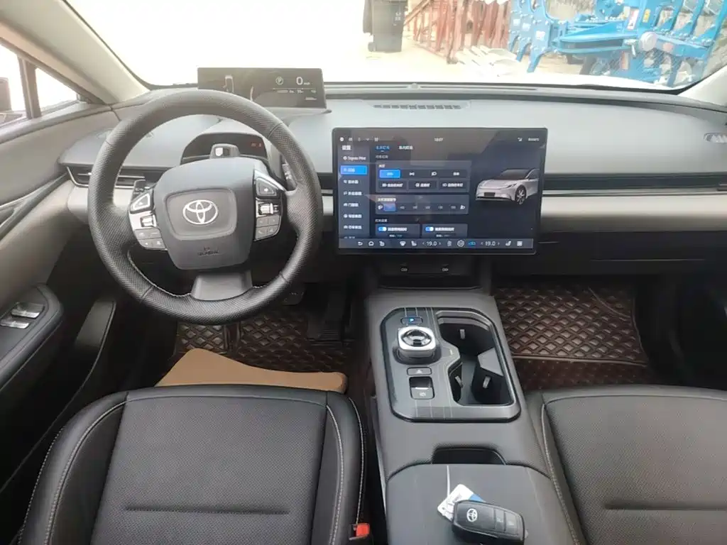 Toyota bZ5 — миниатюра 10