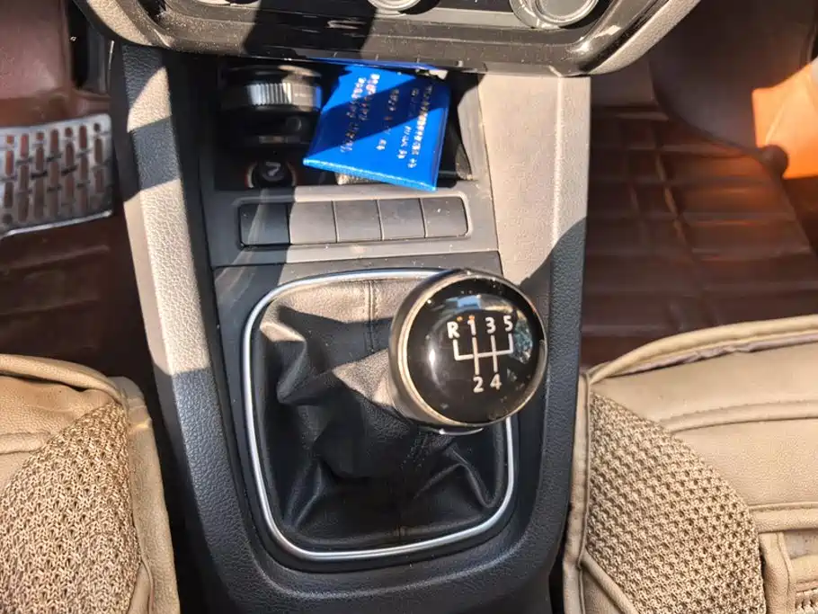 Volkswagen Sagitar — миниатюра 16