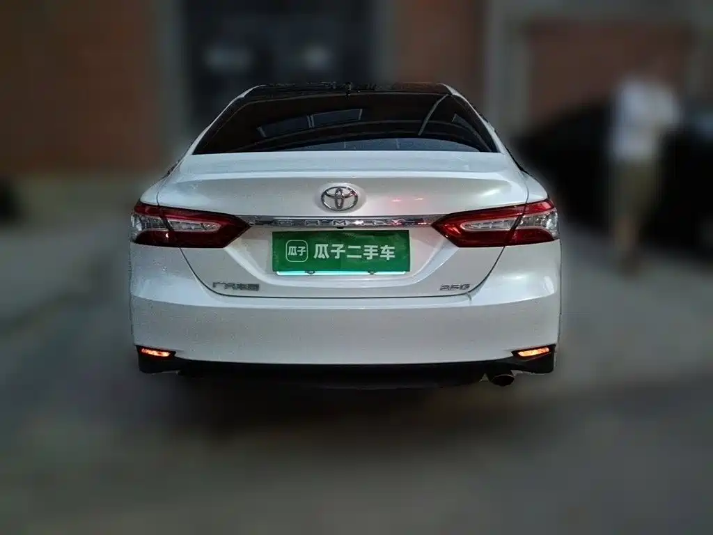Toyota Camry — миниатюра 3