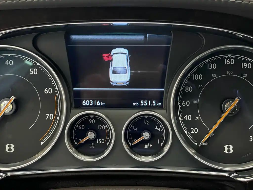 Bentley Flying Spur — миниатюра 29