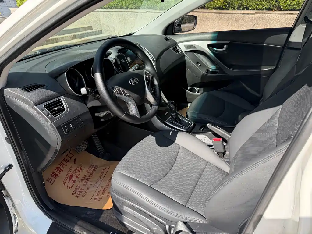 Hyundai Elantra Langdong — миниатюра 7