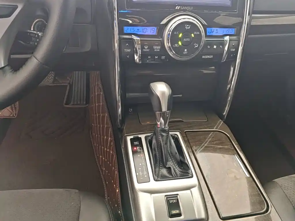 Toyota Reiz — миниатюра 14