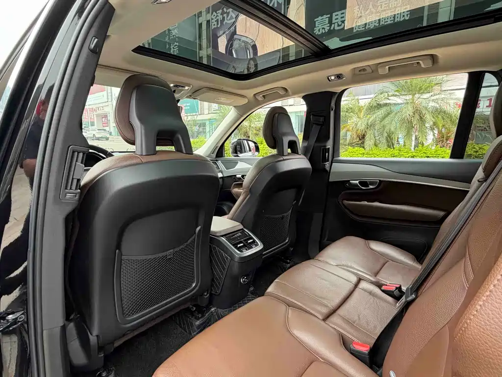 Volvo XC90 — миниатюра 8