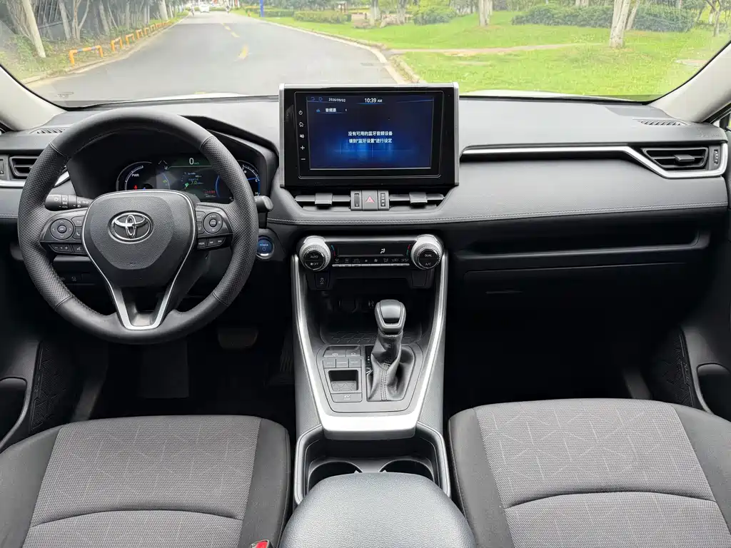 Toyota RAV4 — миниатюра 5