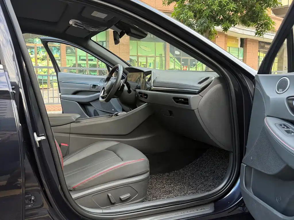 Hyundai Sonata — миниатюра 8