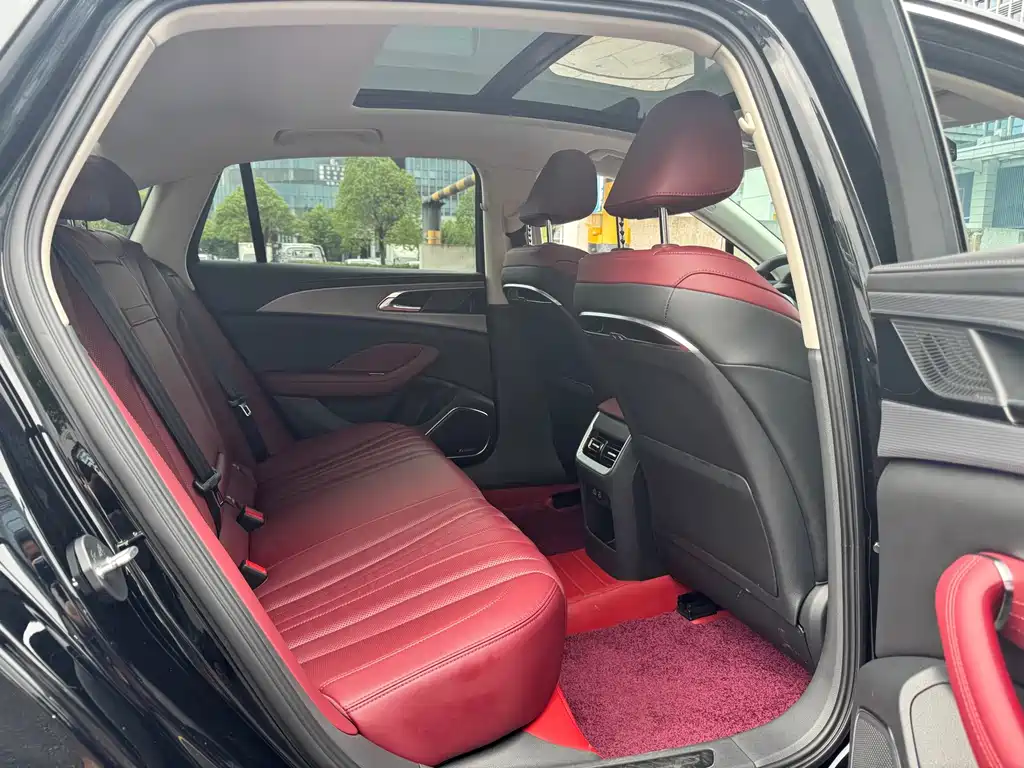Hongqi Hongqi H5 — миниатюра 10