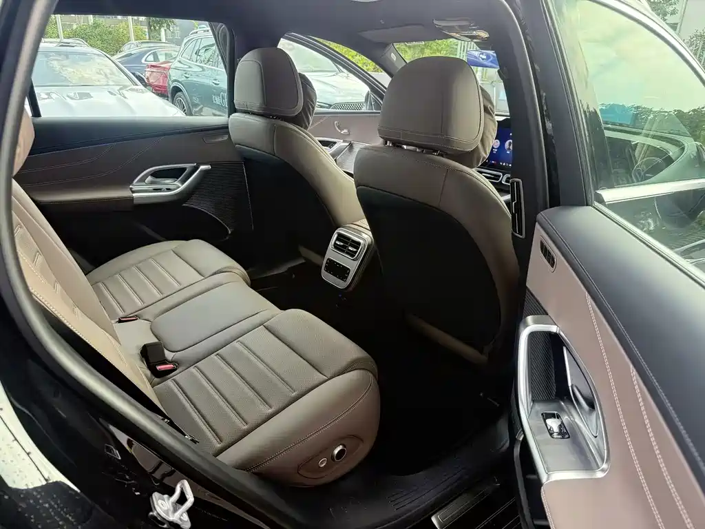 Mercedes-Benz GLC New Energy — миниатюра 7