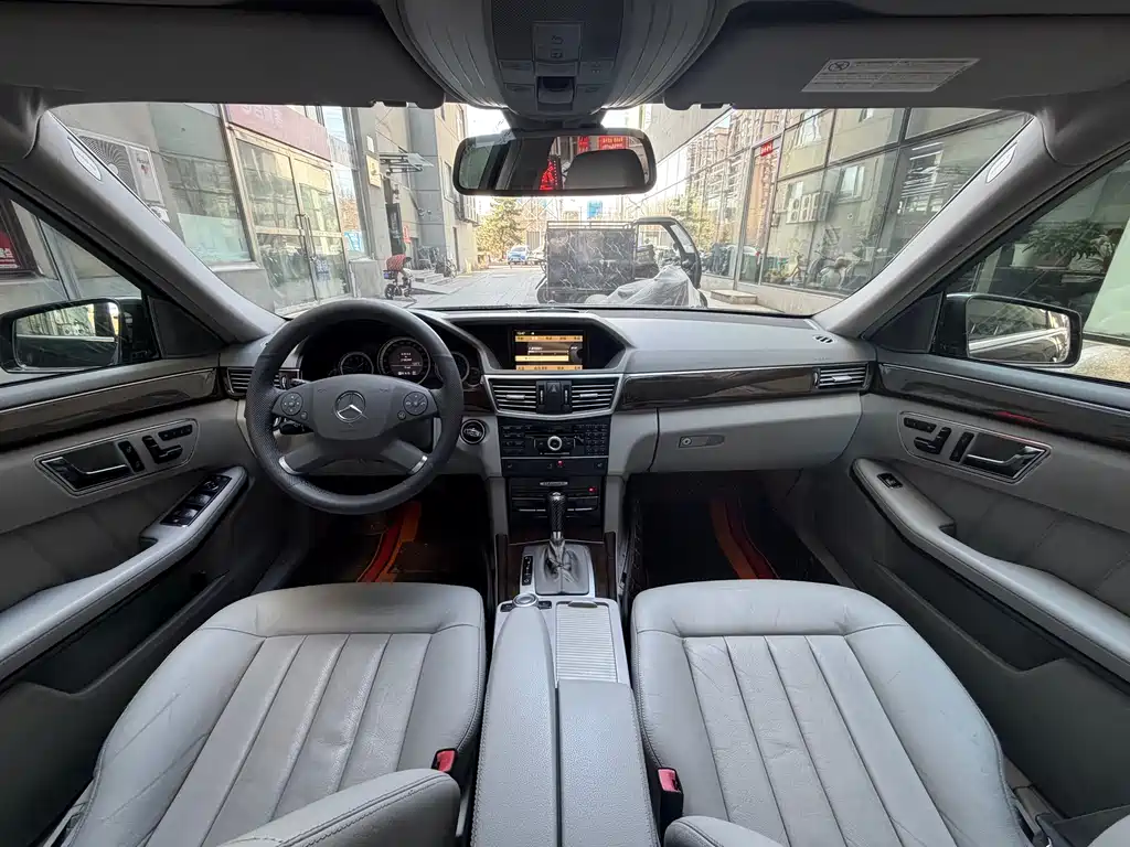 Mercedes-Benz E-Class E 2010 E 260 CGI Fashion