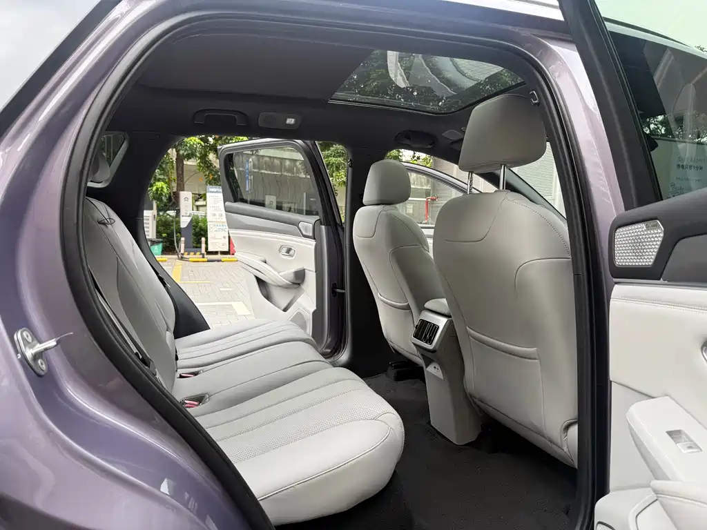 BYD Song Ultra — миниатюра 10