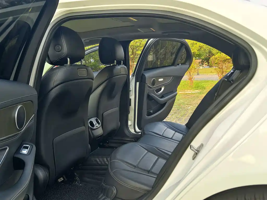 Mercedes-Benz C-Class — миниатюра 9
