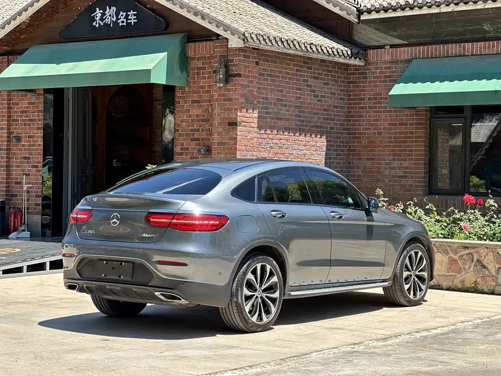 Mercedes-Benz GLC 2018 GLC 260 4MATIC SUV